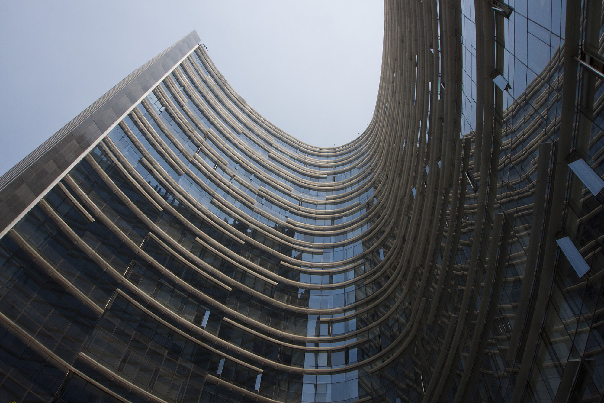 Plaza Apartment *