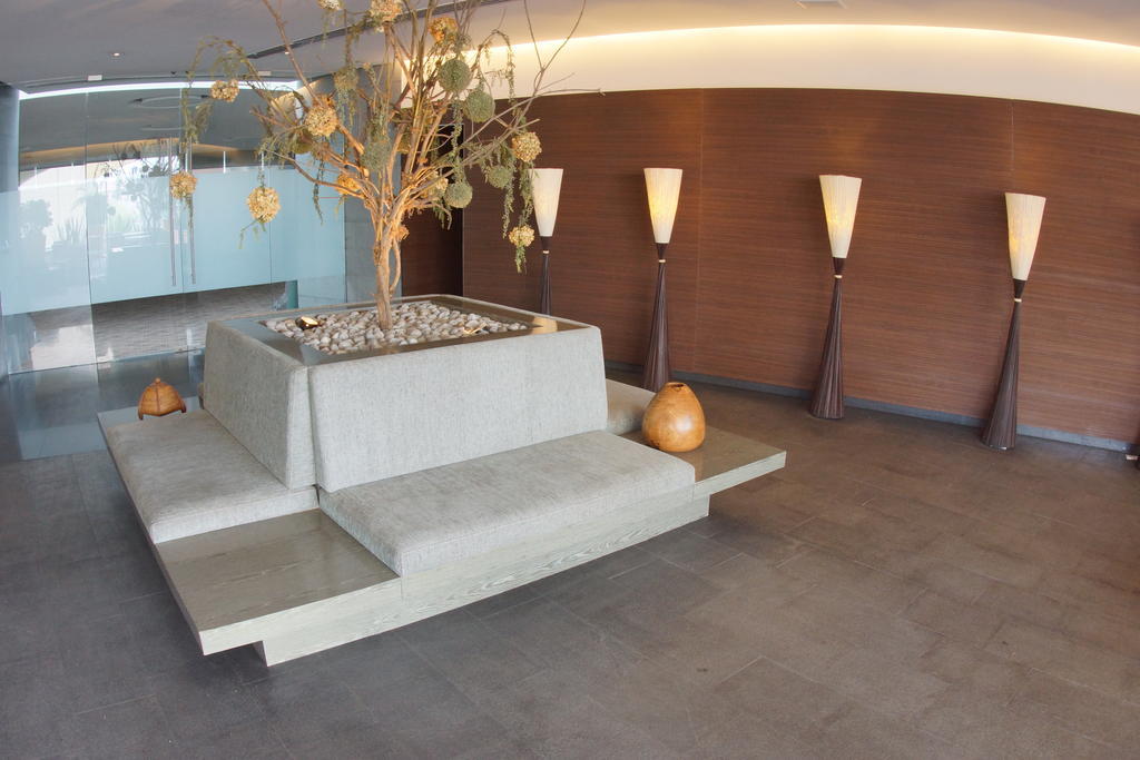 Plaza Apartment *